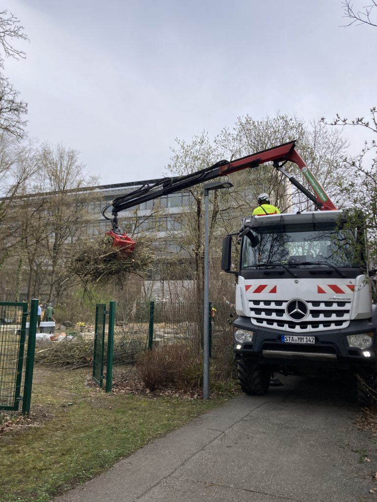 Frühjahrsputz im Schulgarten