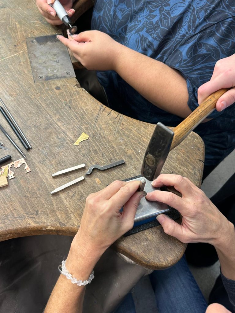 Besuch im „Haus der Eigenarbeit“
